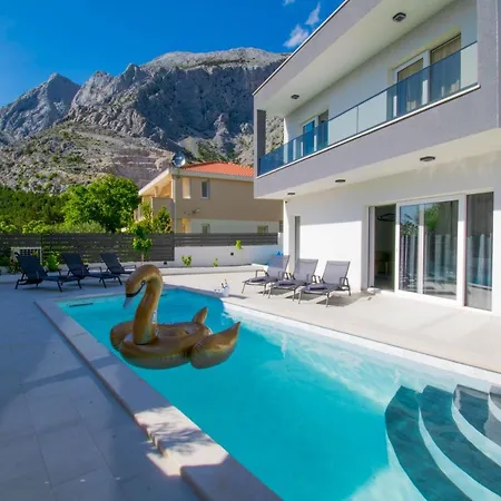 Cipa Villa Bast