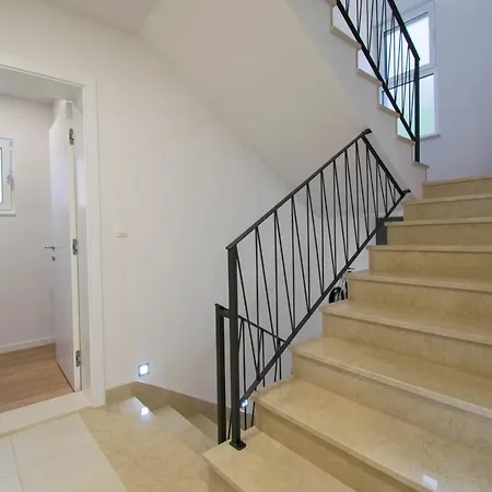 Cipa Villa Bast